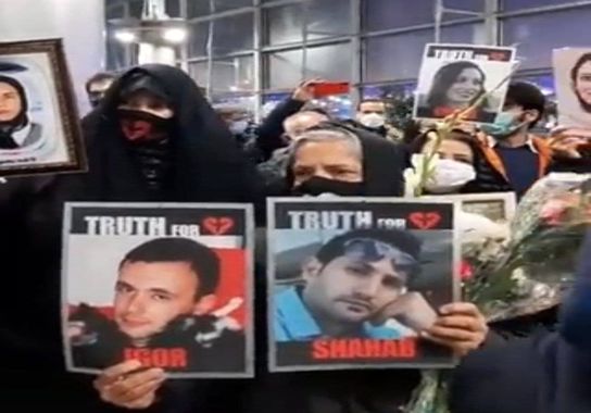 تجمع خانواده جانباختگان هواپیمای اوکراینی در فرودگاه امام خمینی(ره) + تصاویر