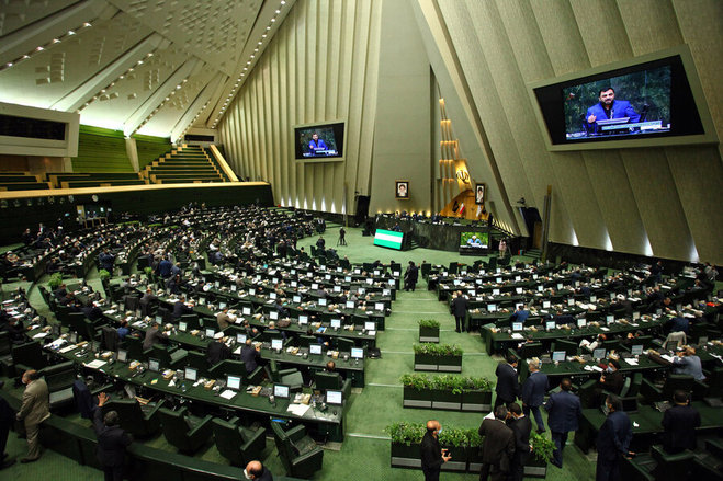 پسر نماینده مجلس در یک وزارتخانه‌ پست گرفت