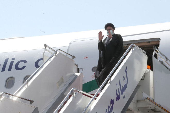 رئیسی تهران را به مقصد مسکو ترک کرد