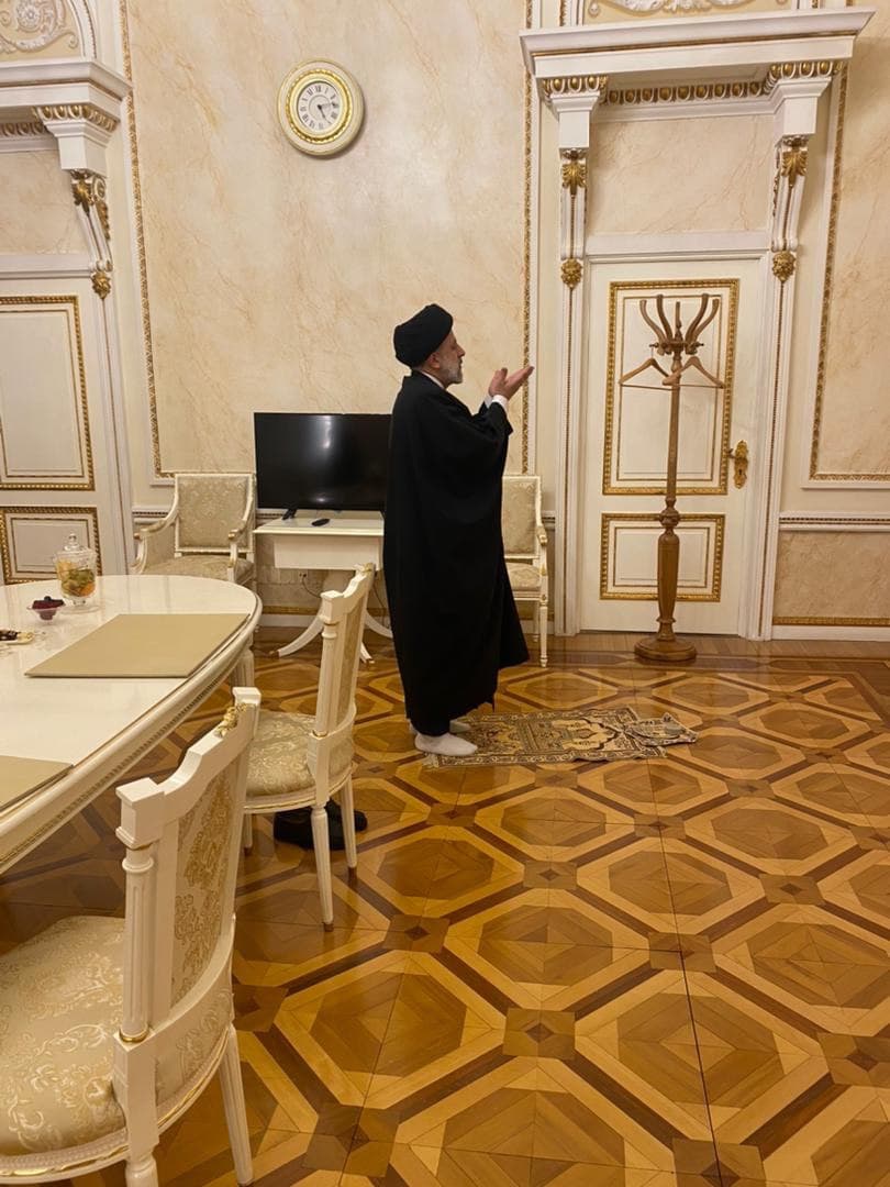رئیسی کاخ کرملین را نمازخانه کرد+ عکس