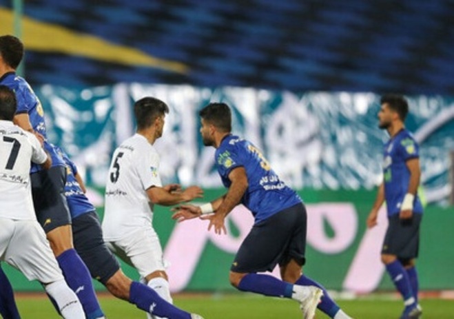 استقلال جان میدهد، امتیاز نمیدهد  ذوب آهن دبل شد