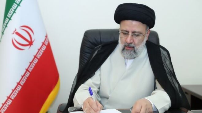 آیت الله رئیسی «قانون نظام رتبه‌بندی معلمان» را برای اجرا ابلاغ کرد