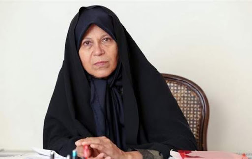 فائزه هاشمی: مناظرات غیرعادلانه است؛ همتی نباید کم بیاورد