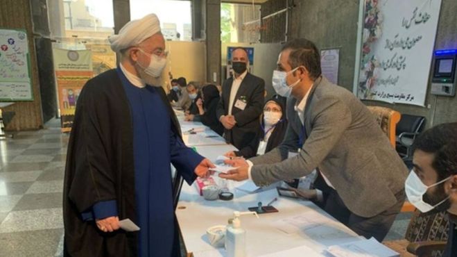 رئیس‌جمهور رای خود را به صندوق انداخت