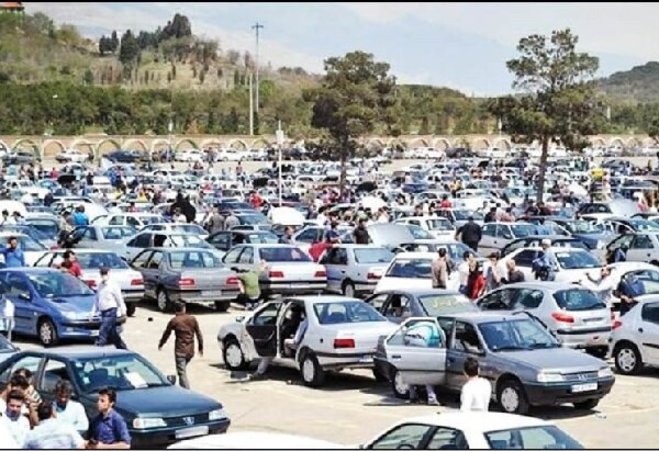 قیمت خودرو باز هم به دست دلالان افتاد