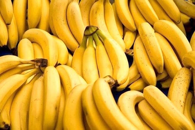 ترخیص موزهای وارداتی بدون صادرات سیب