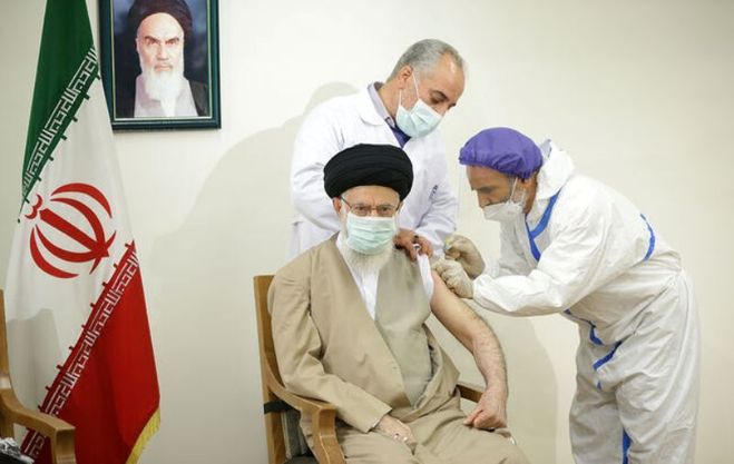 رهبر انقلاب بعد از تزریق واکسن برکت: استفاده از واکسن خارجی ایرادی ندارد