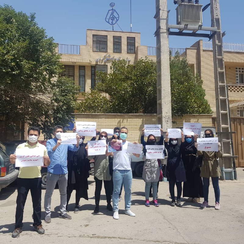 تجمع و تحصن رزیدنتهای پوست، مو و زیبایی در 11 استان کشور تجمع و تحصن رزیدنتهای پوست، مو و زیبایی در 11 استان کشور