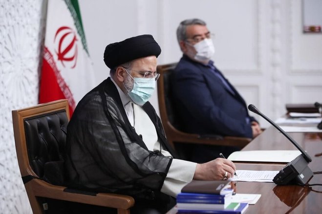 تصاویر |  اولین جلسه رسمی رئیسی پس از مراسم تنفیذ