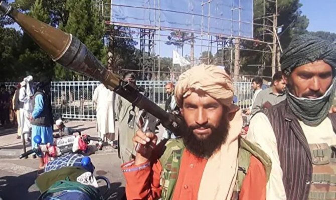 فیلم/ غنیمت گرانبهایی که طالبان در هرات به دست آوردند!