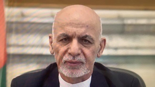 فرار نزدیکان اشرف غنی با چمدان‌های دلار