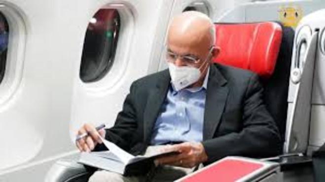 اشرف غنی افغانستان را ترک کرد