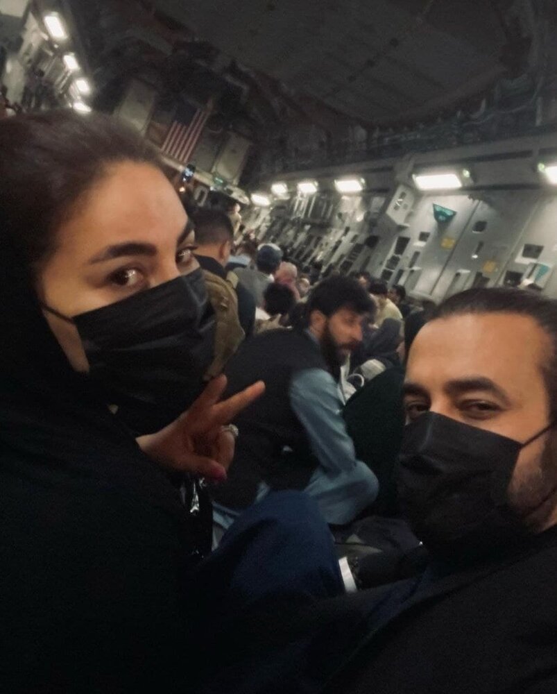 عکس/ فرار خواننده زن افغان از دست طالبان