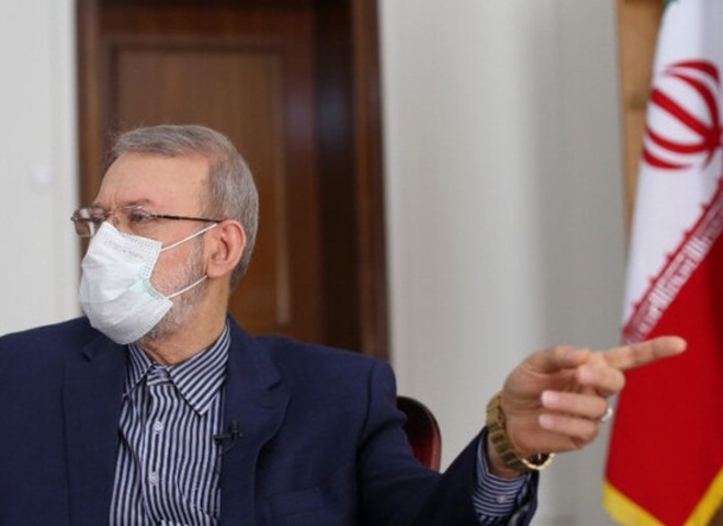 لاریحانی : انگار یکسری در غلتان از کره مریخ آمده‌اند!