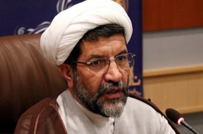 تذکر رهبر انقلاب به برخی طلاب حامی احمدی نژاد به خاطر راهپیمایی غیرقانونی در انتخابات ۸۸