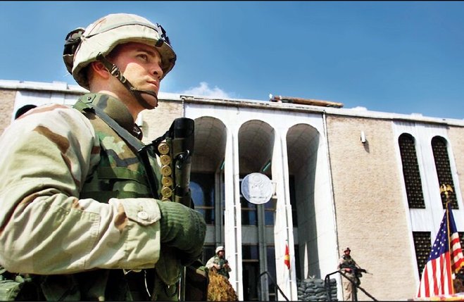 کیهان: فرار آمریکا از طالبان شبیه فرار آبان ۵۸ از ایران بود!