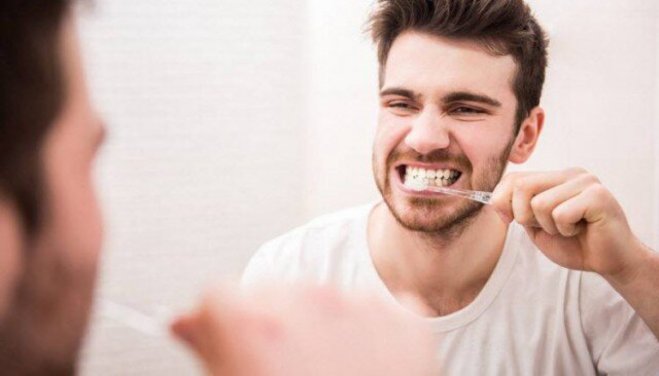 هشدار یک دندانپزشک؛ بعد از صبحانه مسواک نزنید