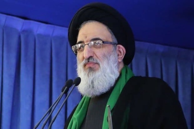 انتقاد امام جمعه کرج از برخی زنان ایرانی