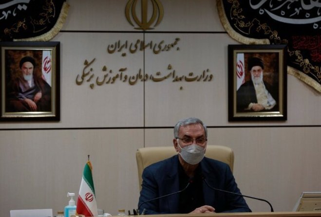 وزیر بهداشت: دریافت بسیاری از خدمات منوط به داشتن کارت واکسن می‌شود