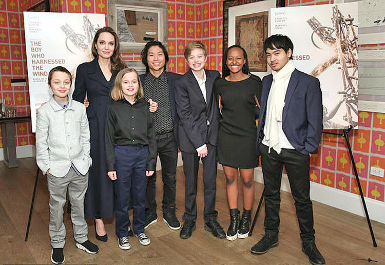 آنجلینا جولی دلایل جدایی&zwnj; از برد پیت را فاش کرد / نجات فرزندان از سوء&zwnj;رفتار برد پیت