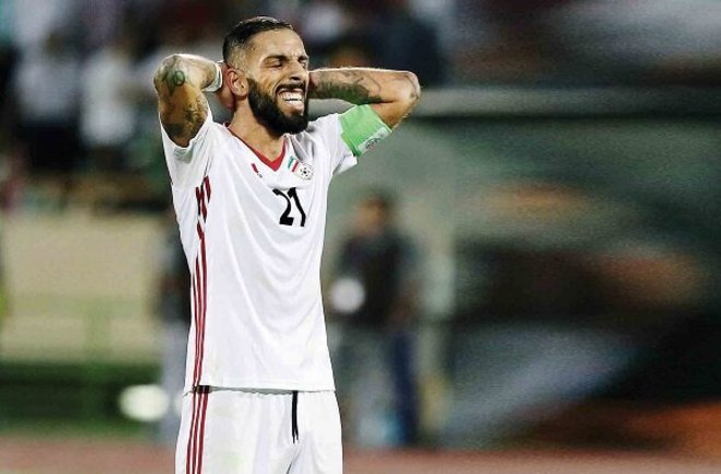 دژاگه به پیراهن استقلال و پرسپولیس می‌رسد؟