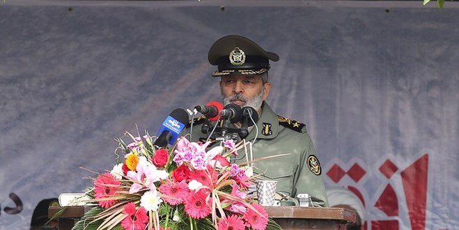 فرمانده کل ارتش: ارتش کمتر حرف می‌زند و بیشتر عمل می‌کند