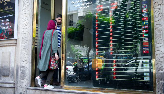 واکنش بازارها به توافق هسته‌ای موقت چه بود؟   جدیدترین قیمت دلار و طلا در بازار