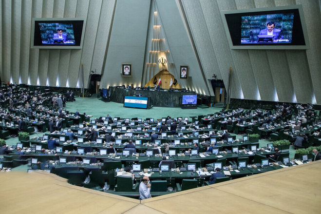 نماینده مجلس: شاهد انقلاب در صدور مجوزهای کسب و کار خواهیم بود