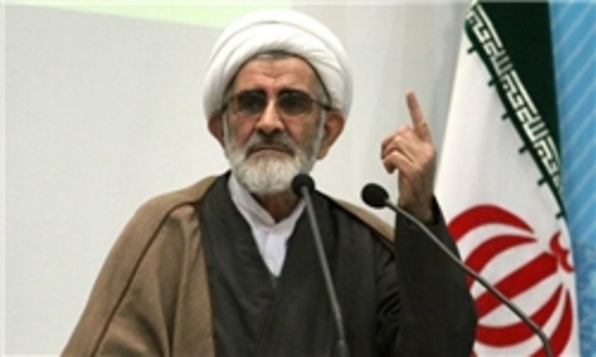 امام جمعه همدان: قیمت‌ها گران‌تر نشده، سیمان هم ارزان شده! مهار تورم هم زمان‌بر است