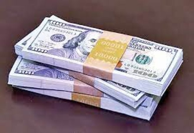 صعود خفیف دلار