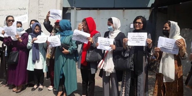 اعتراض بانوان افغان به حذف وزارت زنان  طالبان: این وزارت یک اداره سمبلیک بود