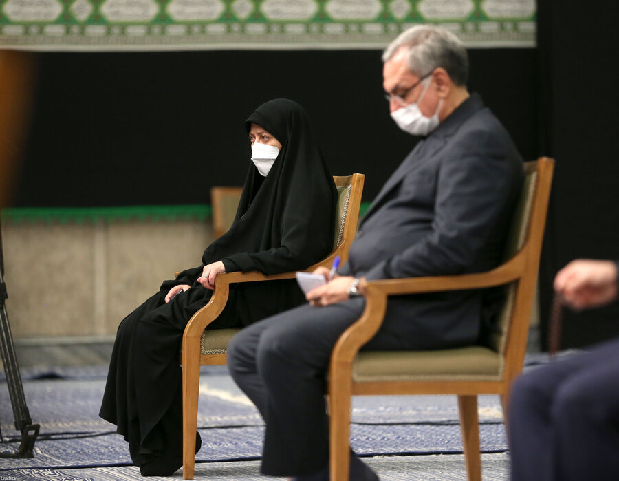 تنها زن حاضر در دیدار هیات دولت رئیسی با رهبر انقلاب / عکس