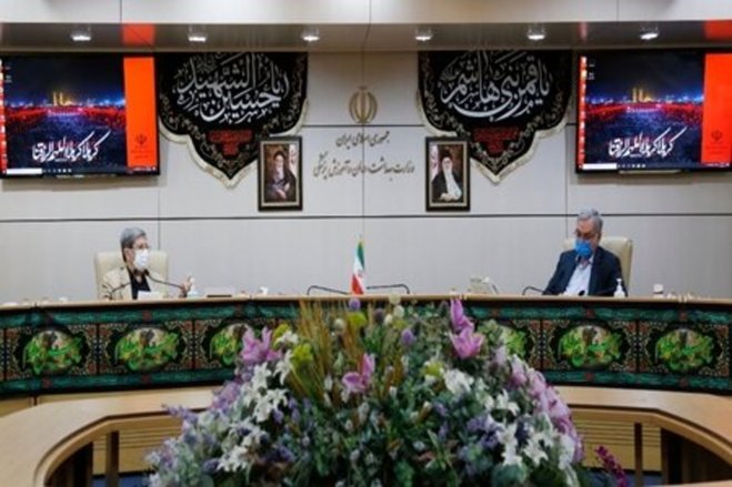 انتقاد شدید مرندی از ادعای وزارت بهداشت درخصوص واکسیناسیون ۷۰ درصدی جامعه: مردم را گمراه نکنید
