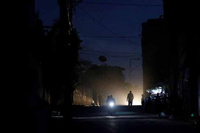 لبنان در تاریکی مطلق فرو رفت