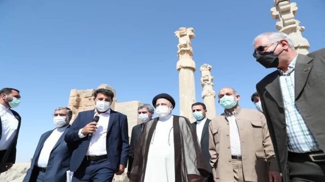 رئیسی:
بناهایی نظیر تخت جمشید نشانه هنر والای ایرانیان است