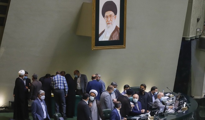 ۳ کارت زرد رهبر انقلاب به نمایندگان انقلابی