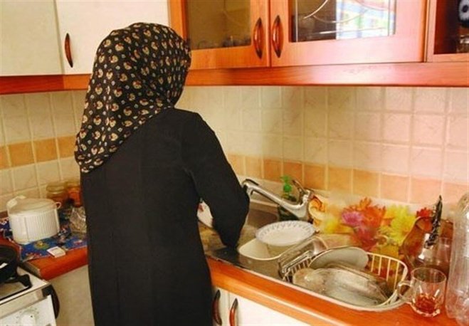 نحوه بیمه شدن زنان تحت تکفل پدر یا همسر