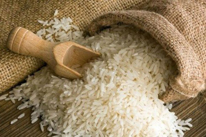 ماجرای ۴۲۰۰ تن برنج‌ فاسد دپو شده در بندر امام