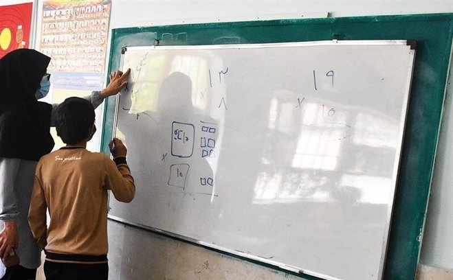 همه فرهنگیان نباید مشمول طرح رتبه‌بندی معلمان شوند