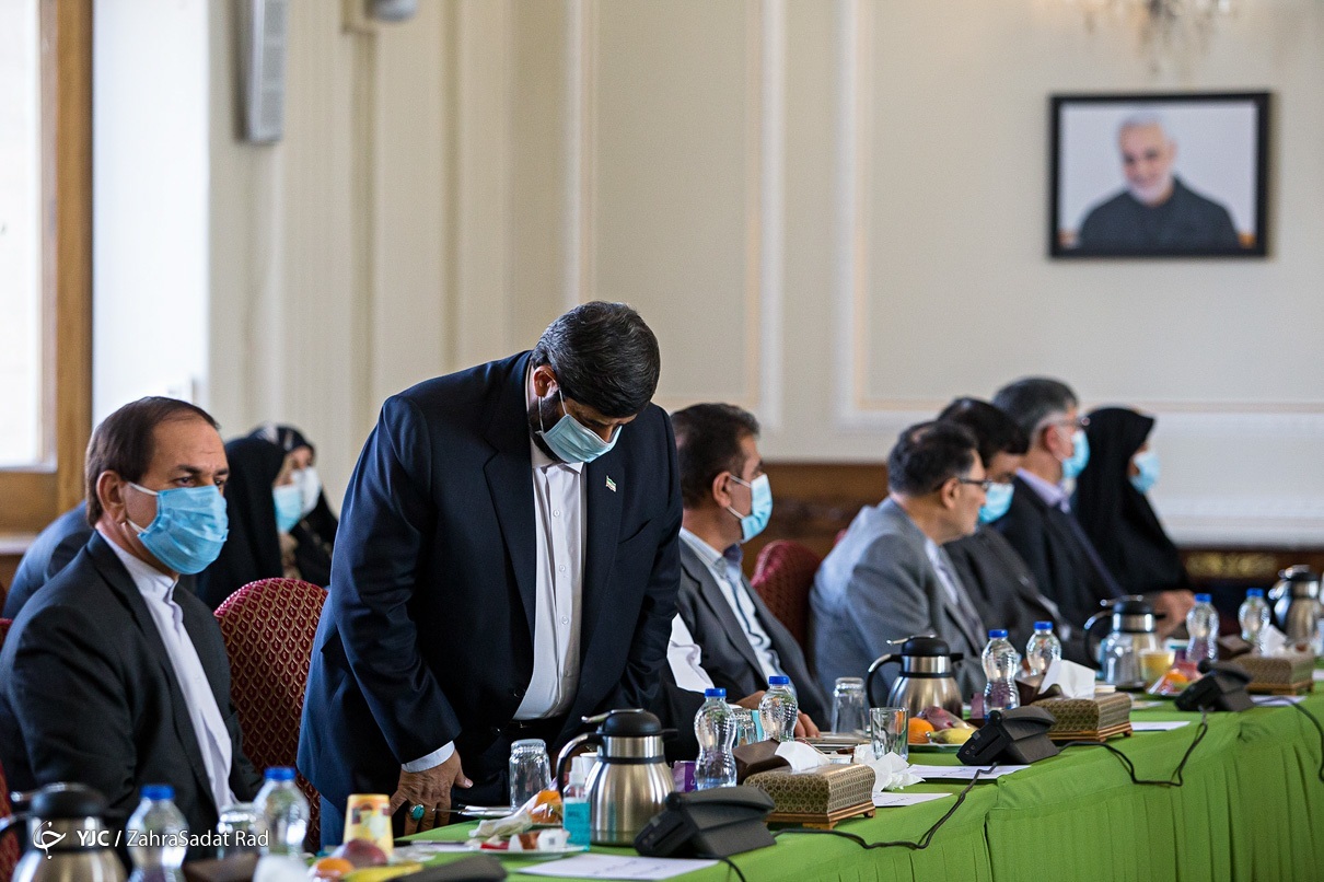 عکس | نماز خواندن وسط جلسه دیدار وزیر خارجه