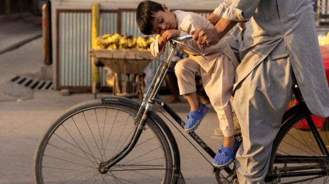 اقتصاد کشور در حال فروپاشی است  پول نقدی برای معاملات روزمره مردم وجود ندارد