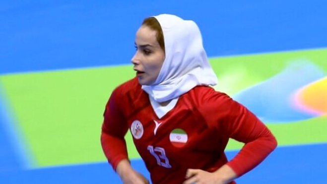 شقایق باپیری به ایران بازمی‌گردد  اسپانیا پناهندگی را قبول نکرد