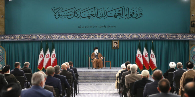 عکس| ظریف و شریعتمداری، کنار هم در جلسه با رهبری