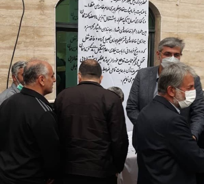 جمع آوری امضا در حمایت از پتروشیمی میانکاله در نماز جمعه