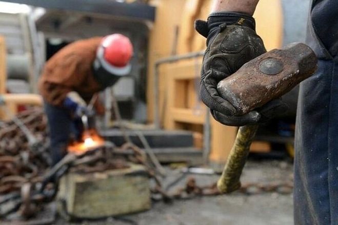 فرافکنی ریشه تورم در افزایش دستمزد؛ کارگر «عامل تورم» نیست!