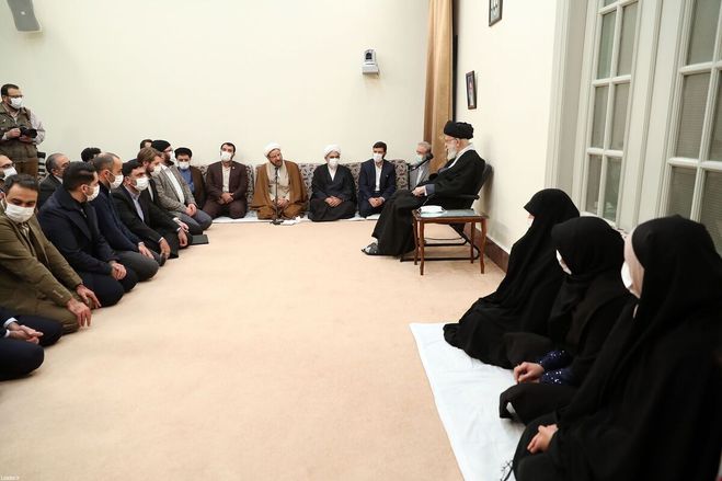 رهبری: مسئله پیشرفت علمی فراموش نشود | در شکل اجرای عدالت امکان تغییر و نوآوری وجود دارد