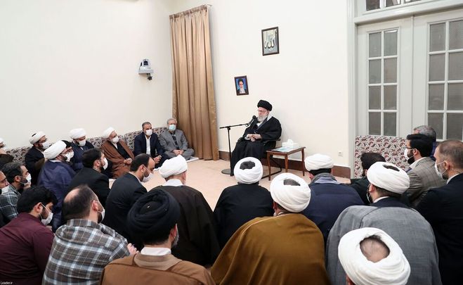 رهبر انقلاب: حرف خدا زمین نماند، از هوچی‌گری نترسید