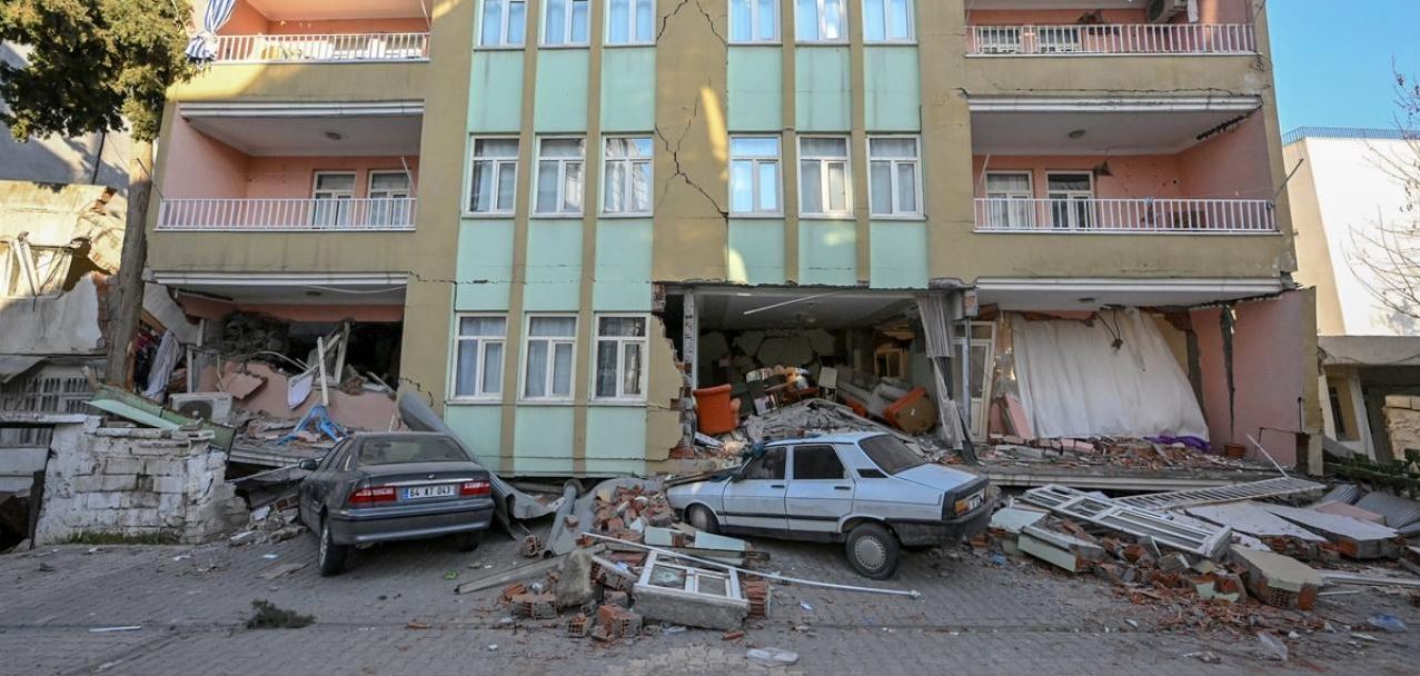 شکار تصویری از خودروی ایرانی در میان خرابه‌های زلزله ترکیه!