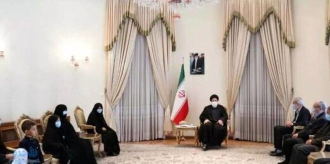 اعتراض به حذف تصویر امام از نشست رسمی رئیسی  می‌خواهید خمینی‌زدایی کنید؟