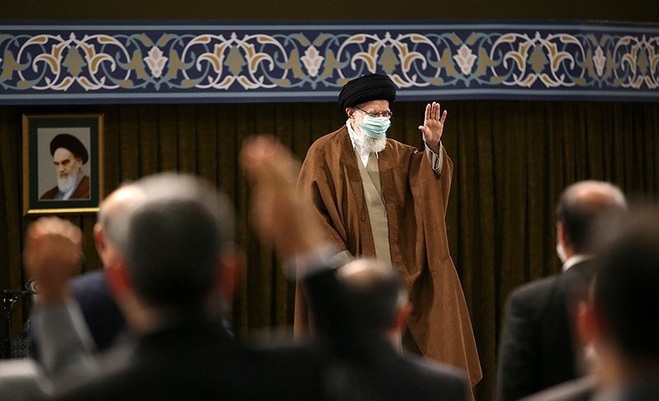 رهبر انقلاب: از لحاظ کمیّت معلمان دچار مشکلیم